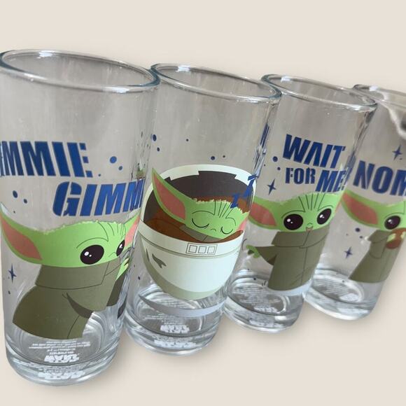 Star Wars Mandalorian Baby Yoda Set of 4 Glassware Tumbler 10 oz. 6" Tall 295 ml - Picture 2 of 7